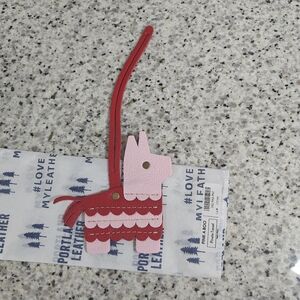 Portland leather Pinata Tassel (Pinkaboo pink)